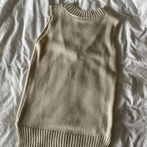Beige v-neck sweater vest - Picture 4 of 4